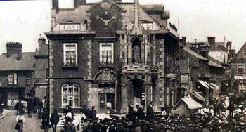 The newly built Cross Keys about 1900